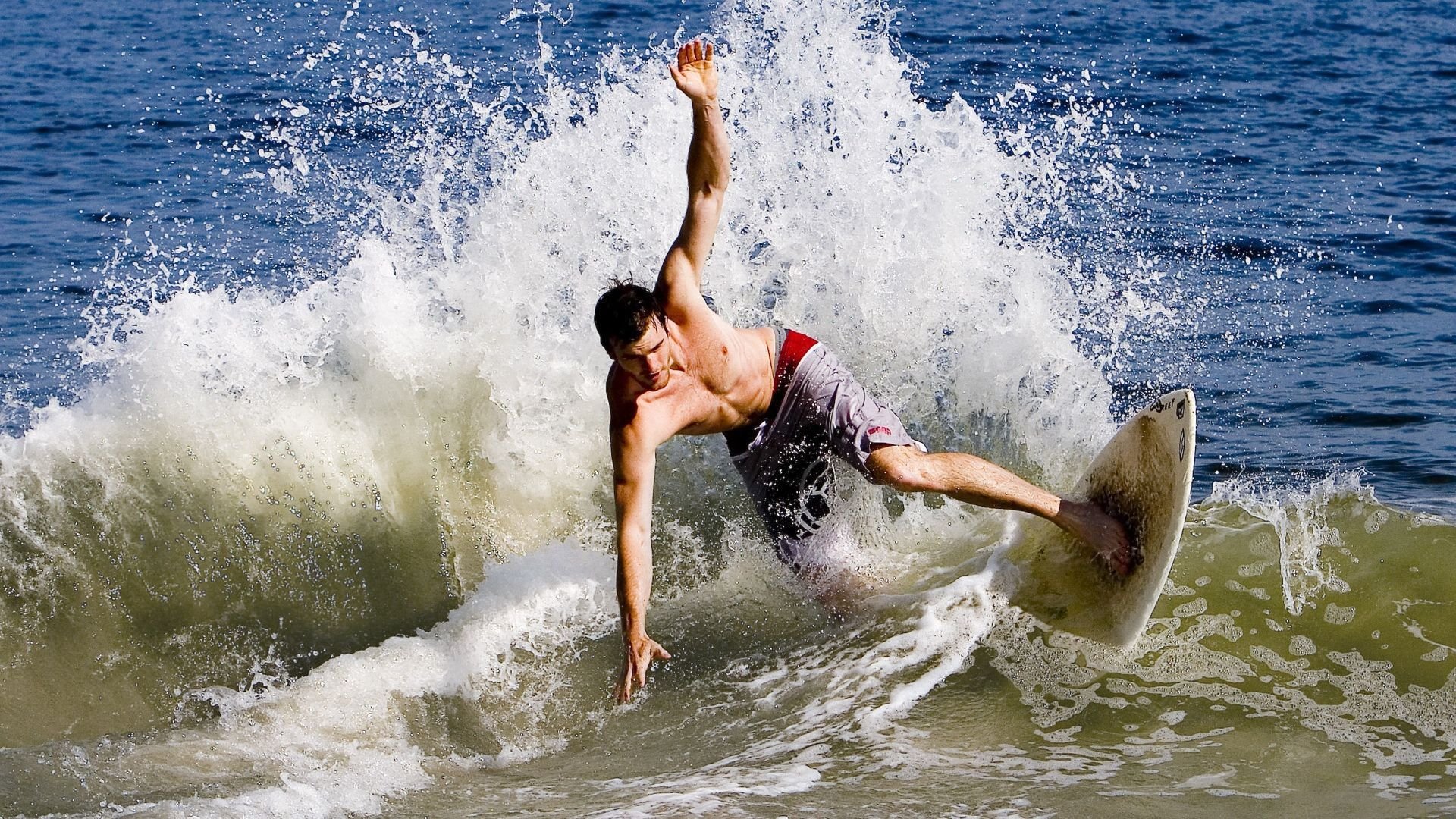 “逆转战役：球队逆境中实现奇迹的故事”，逆转比赛